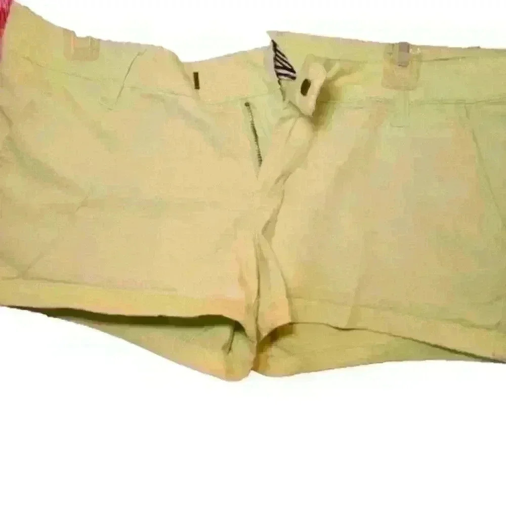 Volcom woman's sz 7 short shorts.